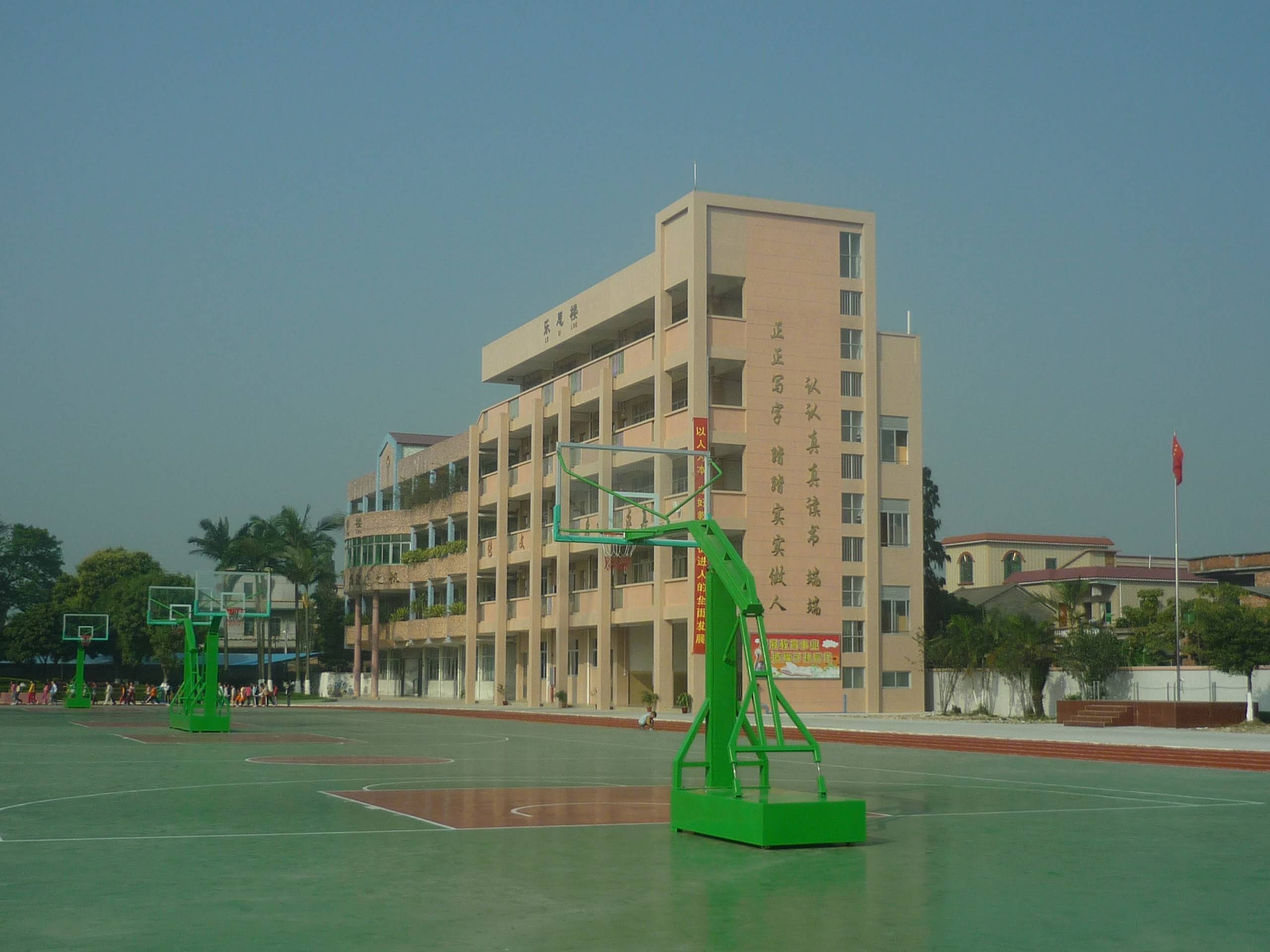 长莫小学图片1.jpg